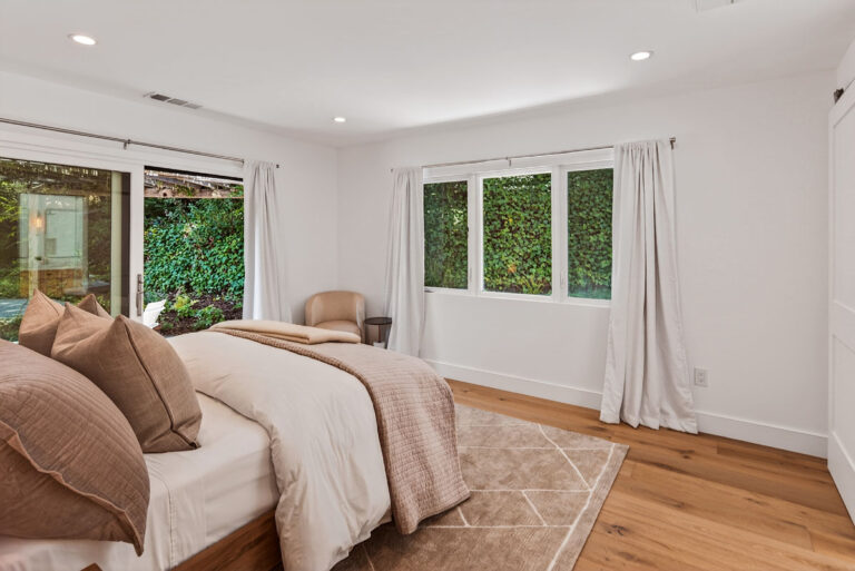 Primary Bedroom (1)